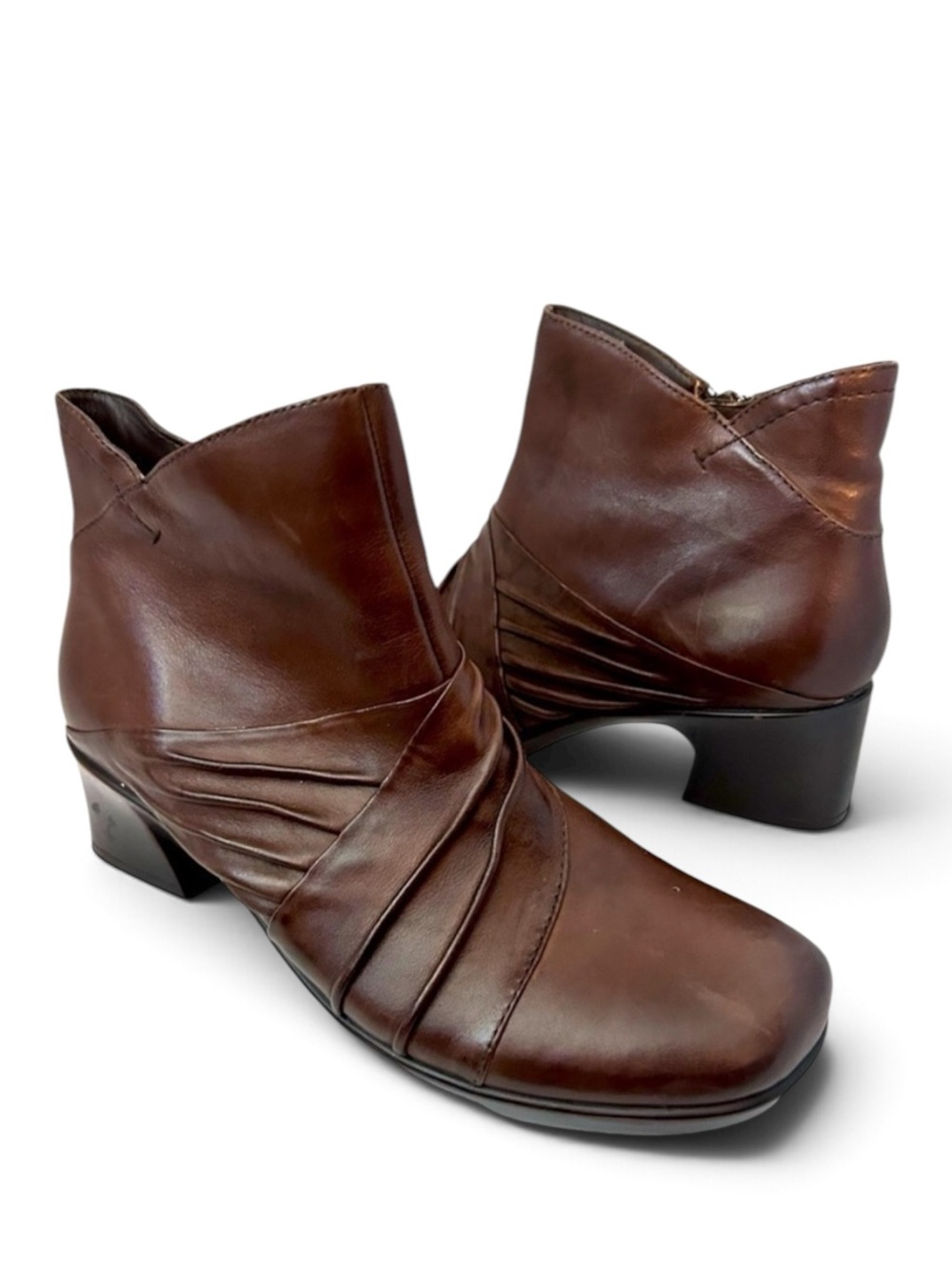 EARTH Zinnia Bark Brown Leather Soft Calf Pleated Side Zipper Ankle Boots 9.5